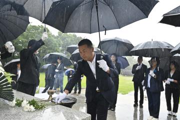 제10대 거제시의회 의원 충혼탑 참배