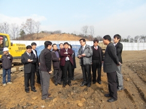 총사위선진지견학 