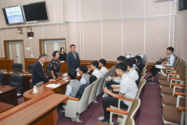거제고현중학교 학생 모의의회 체험